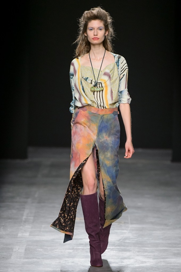 مجموعة “اندريا كرونثالر" لـ "فيفيان ويستوود” لموسم ربيع وصيف 2017