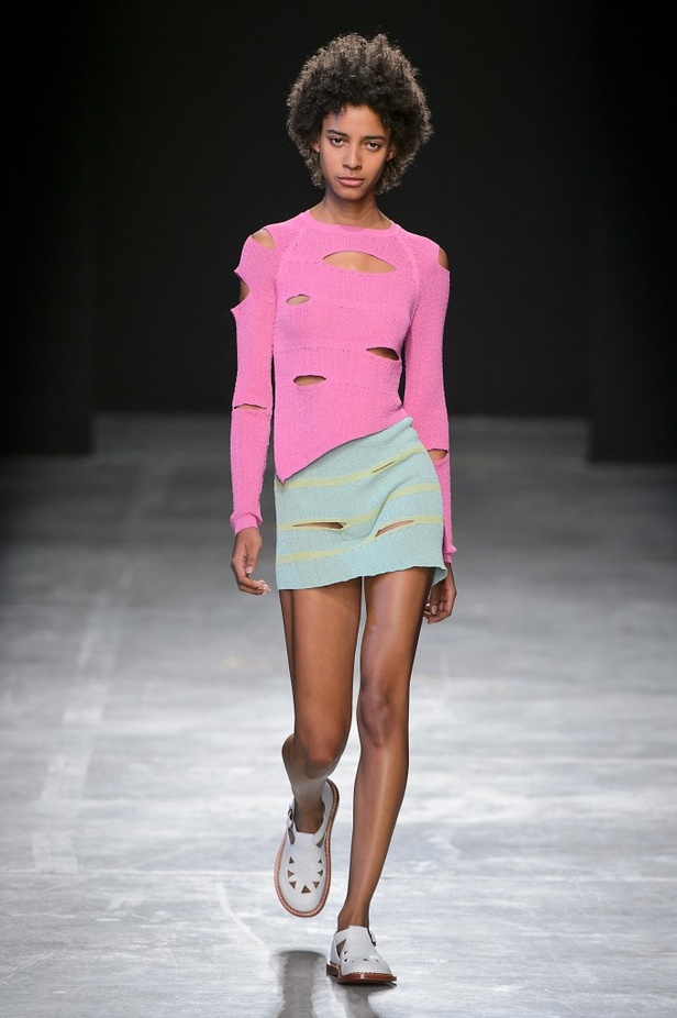 مجموعة “اندريا كرونثالر" لـ "فيفيان ويستوود” لموسم ربيع وصيف 2017