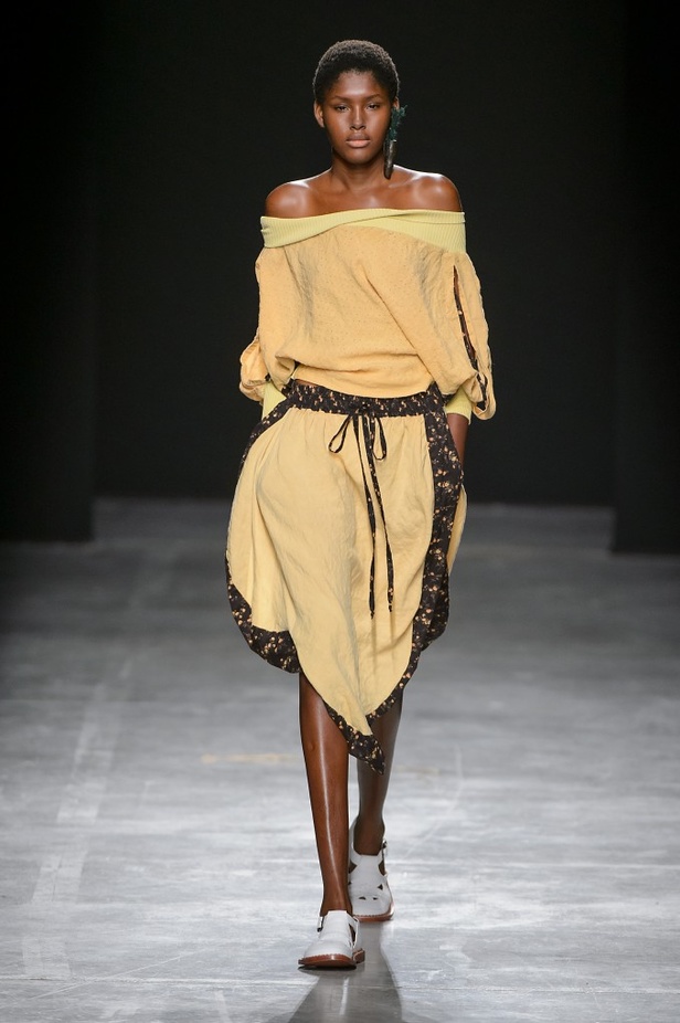 مجموعة “اندريا كرونثالر" لـ "فيفيان ويستوود” لموسم ربيع وصيف 2017