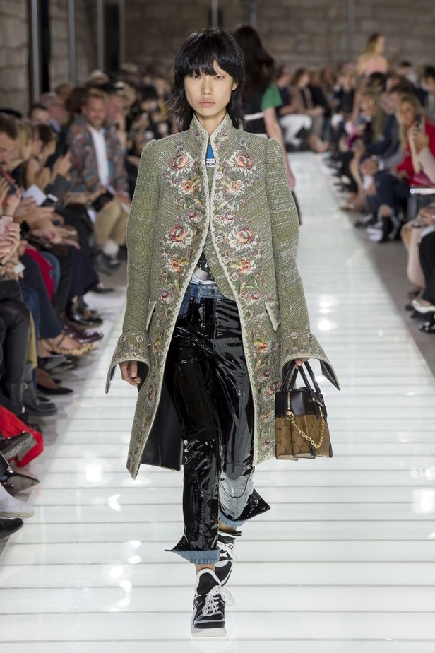 مجموعة لوي فيتون تختم أسبوع الموضة الباريسي