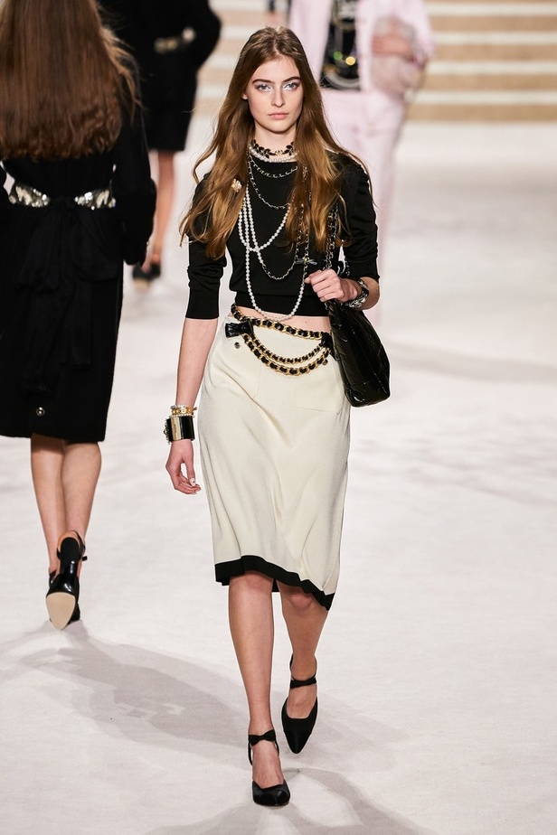 مجموعة شانيل Métiers d’Art 2020... تصاميم خالدة بلمسة عصريّة