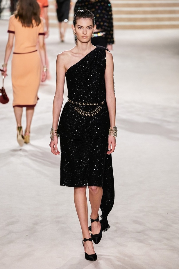 مجموعة شانيل Métiers d’Art 2020... تصاميم خالدة بلمسة عصريّة