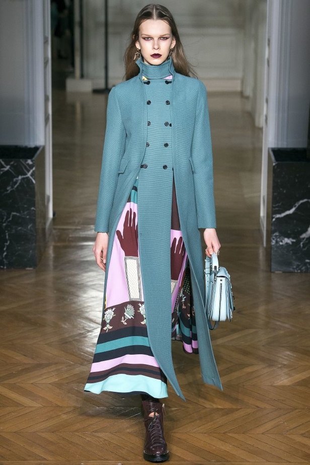 عرض أزياء Valentino لخريف وشتاء 2017!