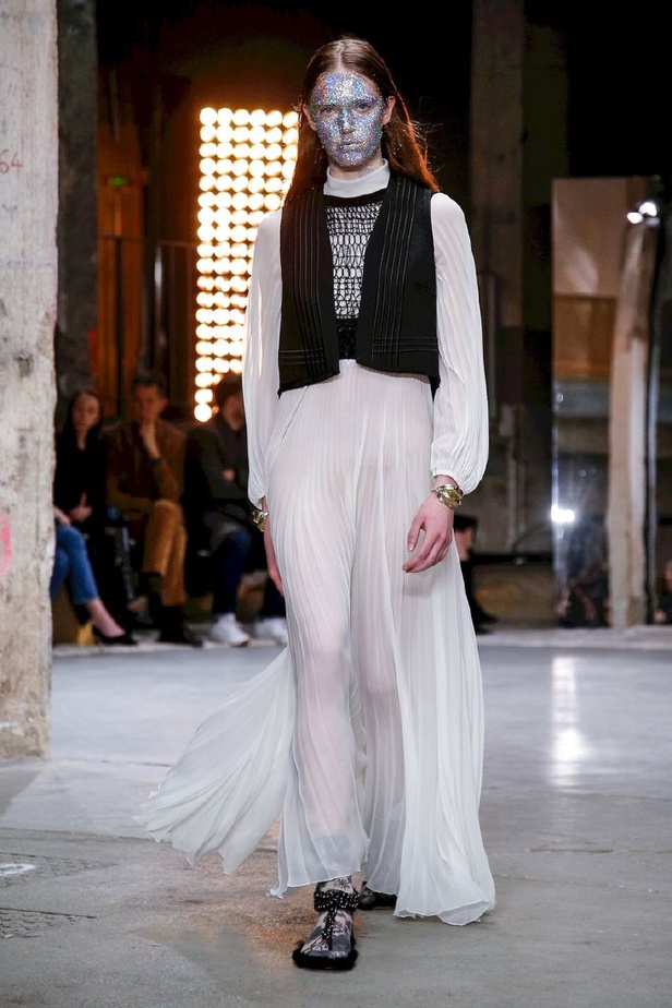 عرض ازياء جيامباتيستا فالي لموسم خريف وشتاء 2018