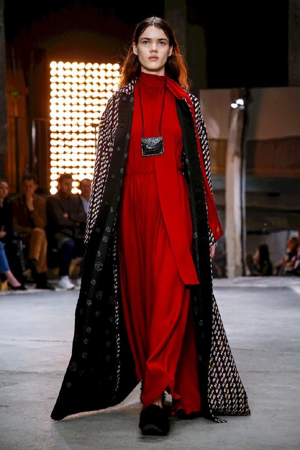 عرض ازياء جيامباتيستا فالي لموسم خريف وشتاء 2018