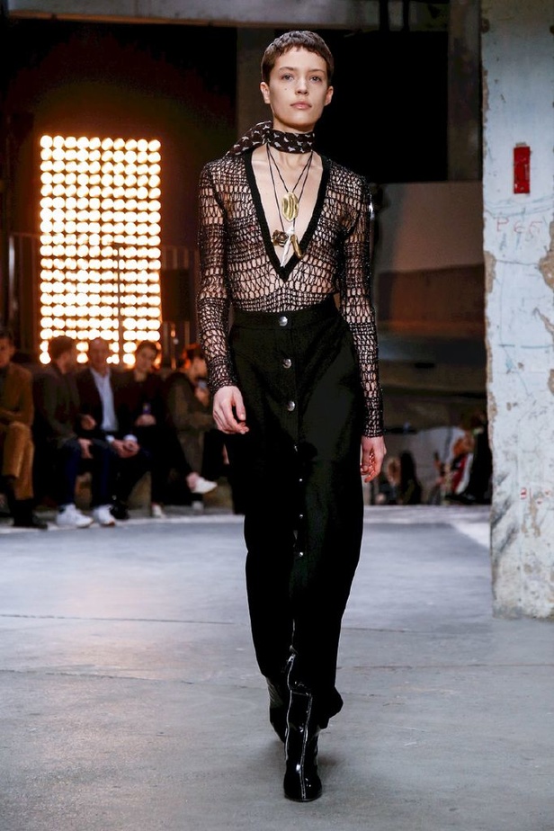 عرض ازياء جيامباتيستا فالي لموسم خريف وشتاء 2018