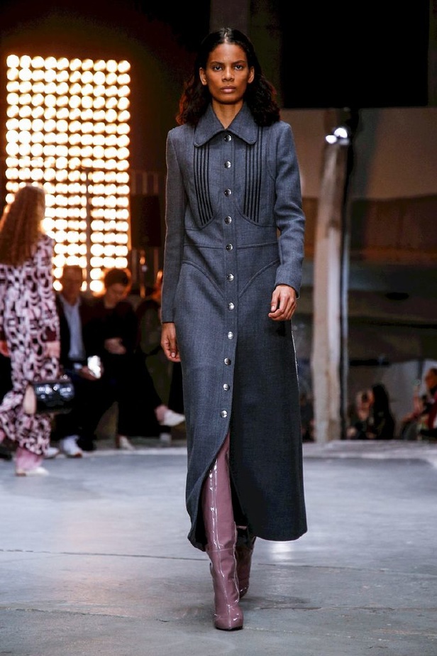 عرض ازياء جيامباتيستا فالي لموسم خريف وشتاء 2018