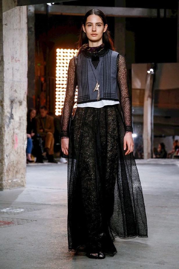 عرض ازياء جيامباتيستا فالي لموسم خريف وشتاء 2018