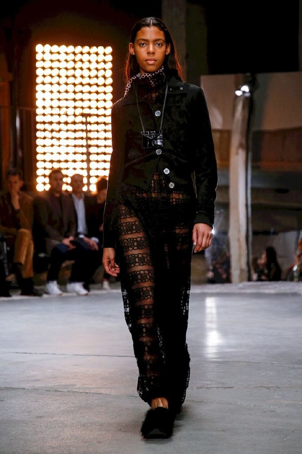 عرض ازياء جيامباتيستا فالي لموسم خريف وشتاء 2018