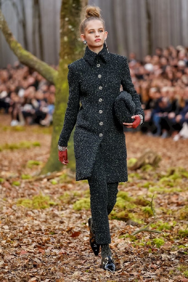 مجموعة شانيل لخريف 2018 تنقلنا الى أحضان الطبيعة الخلابة