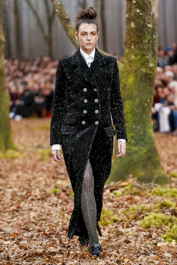 مجموعة شانيل لخريف 2018 تنقلنا الى أحضان الطبيعة الخلابة