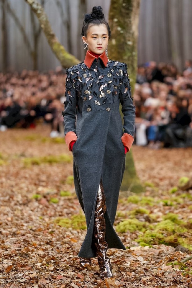 مجموعة شانيل لخريف 2018 تنقلنا الى أحضان الطبيعة الخلابة