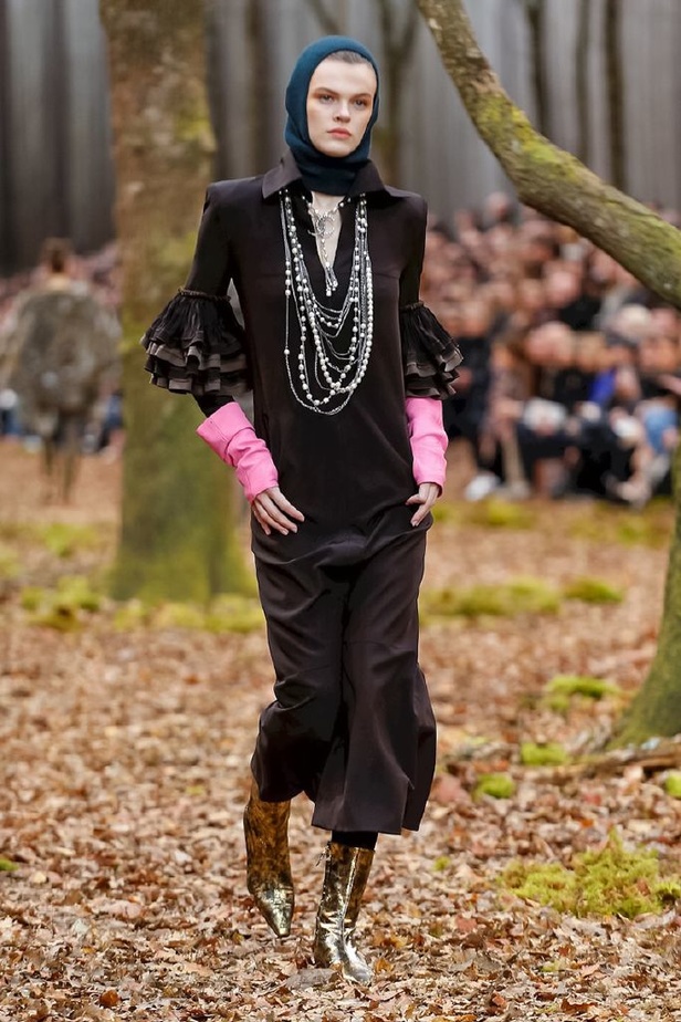 مجموعة شانيل لخريف 2018 تنقلنا الى أحضان الطبيعة الخلابة