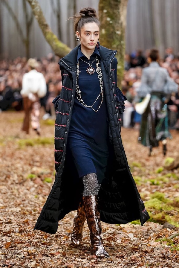 مجموعة شانيل لخريف 2018 تنقلنا الى أحضان الطبيعة الخلابة