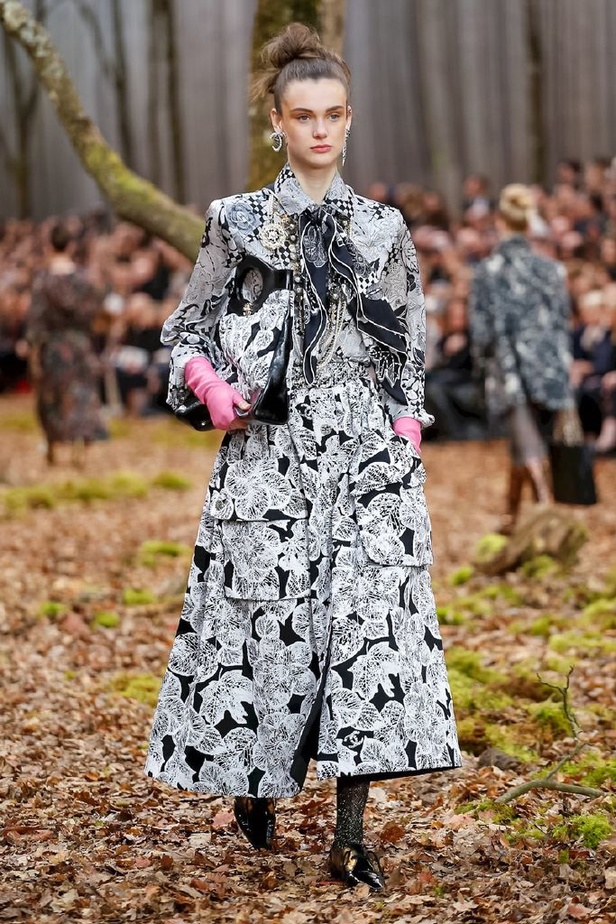 مجموعة شانيل لخريف 2018 تنقلنا الى أحضان الطبيعة الخلابة