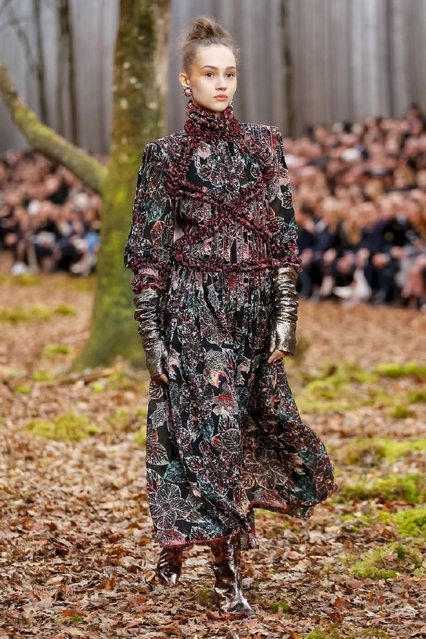 مجموعة شانيل لخريف 2018 تنقلنا الى أحضان الطبيعة الخلابة