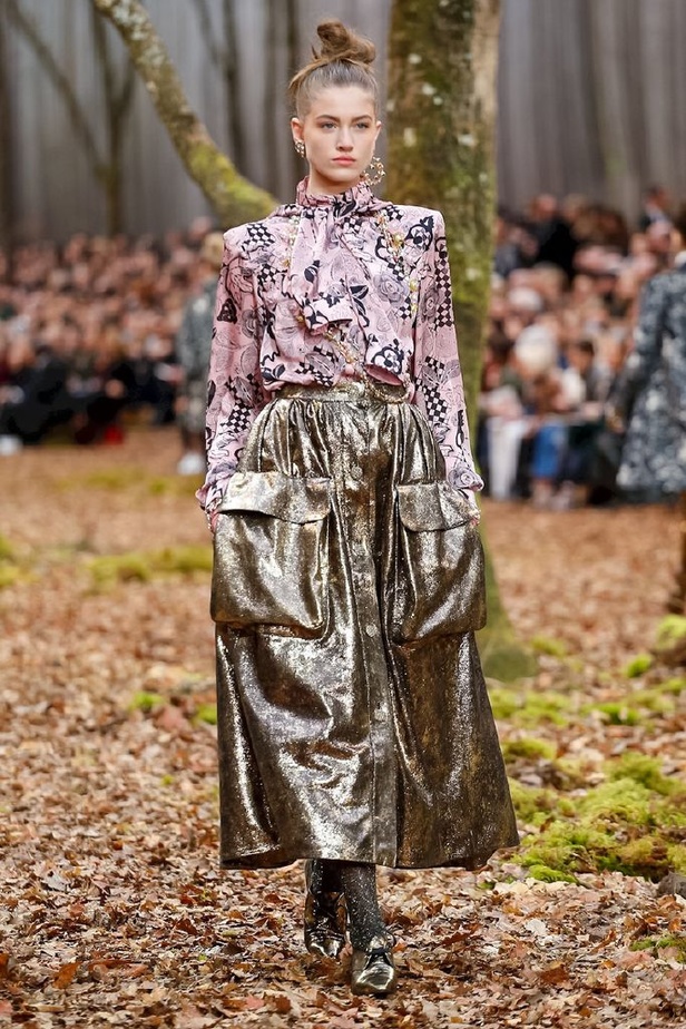 مجموعة شانيل لخريف 2018 تنقلنا الى أحضان الطبيعة الخلابة