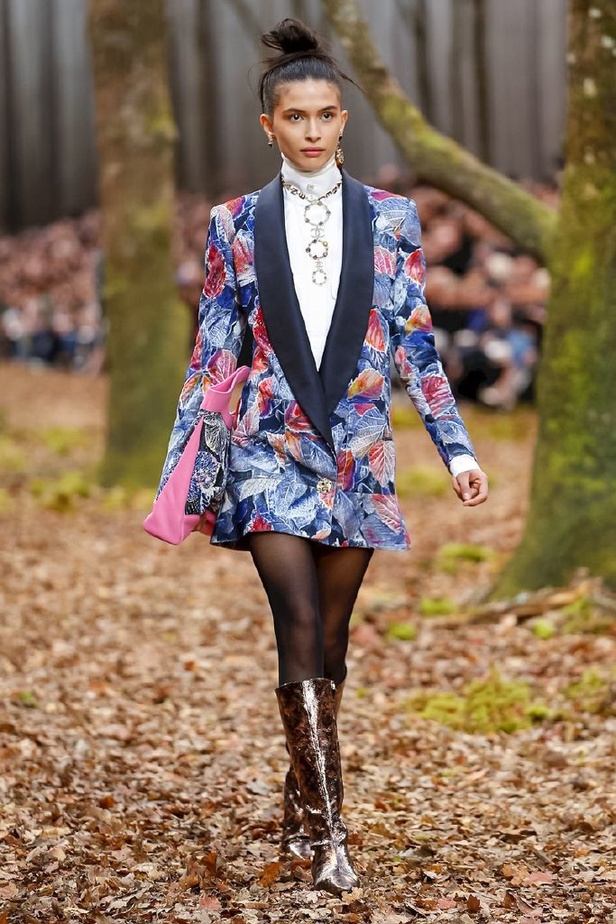 مجموعة شانيل لخريف 2018 تنقلنا الى أحضان الطبيعة الخلابة