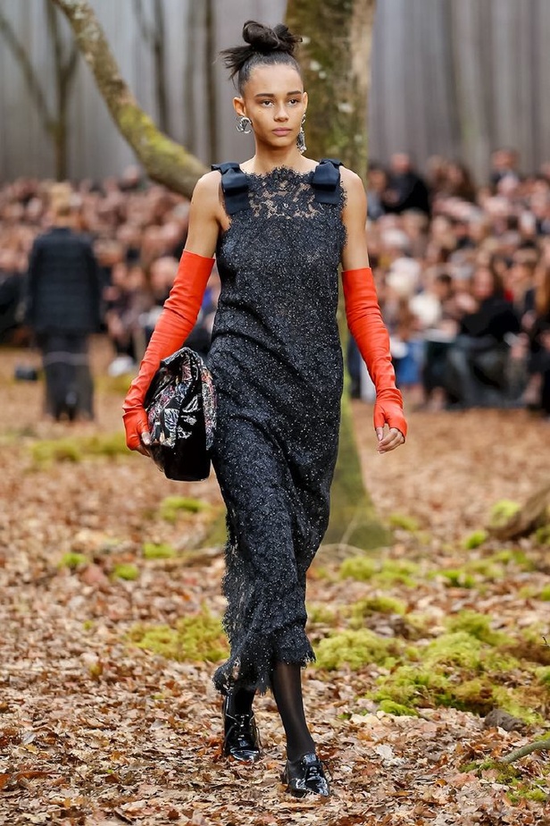 مجموعة شانيل لخريف 2018 تنقلنا الى أحضان الطبيعة الخلابة