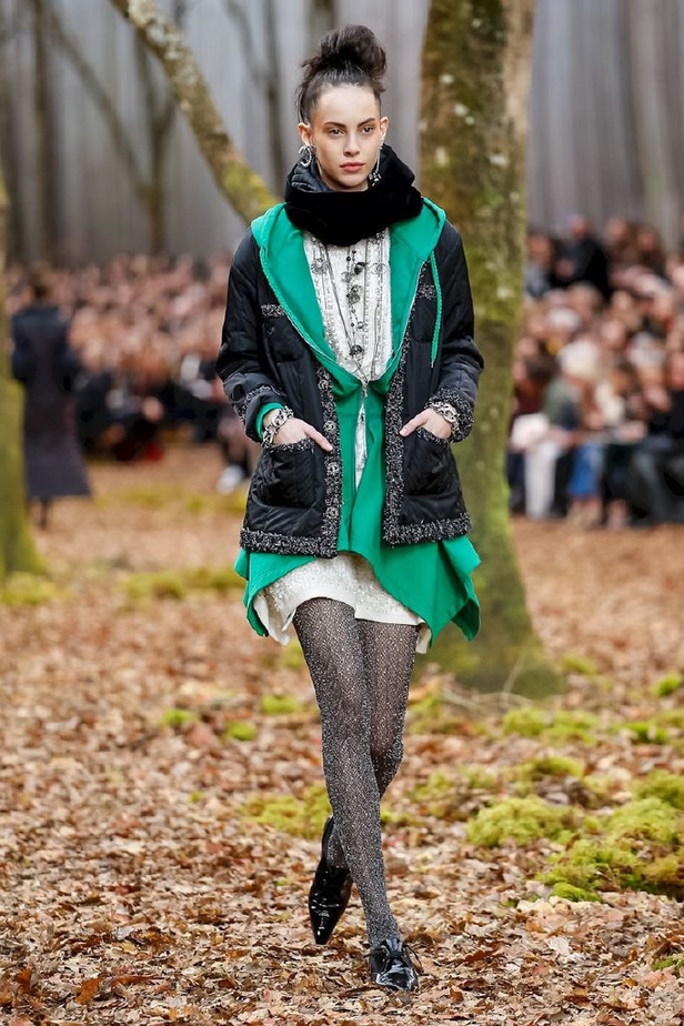 مجموعة شانيل لخريف 2018 تنقلنا الى أحضان الطبيعة الخلابة