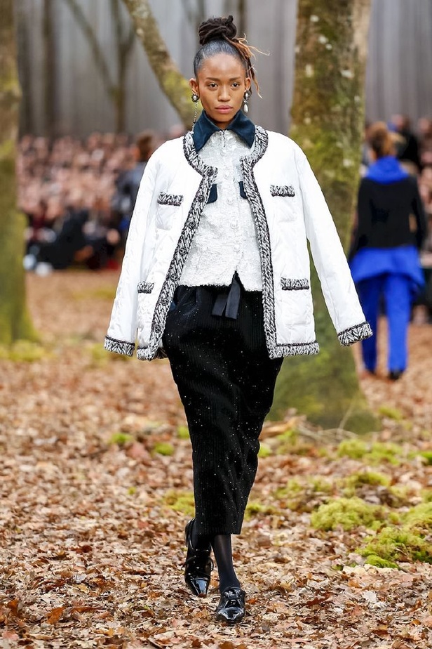 مجموعة شانيل لخريف 2018 تنقلنا الى أحضان الطبيعة الخلابة