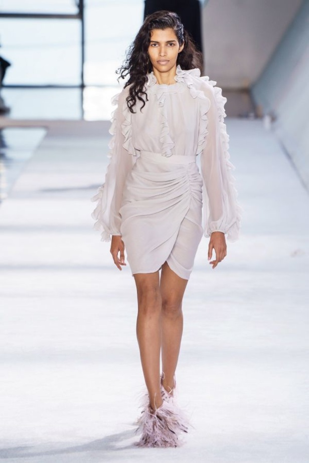 مجموعة Giambattista Valli للألبسة الجاهزة لخريف 2019