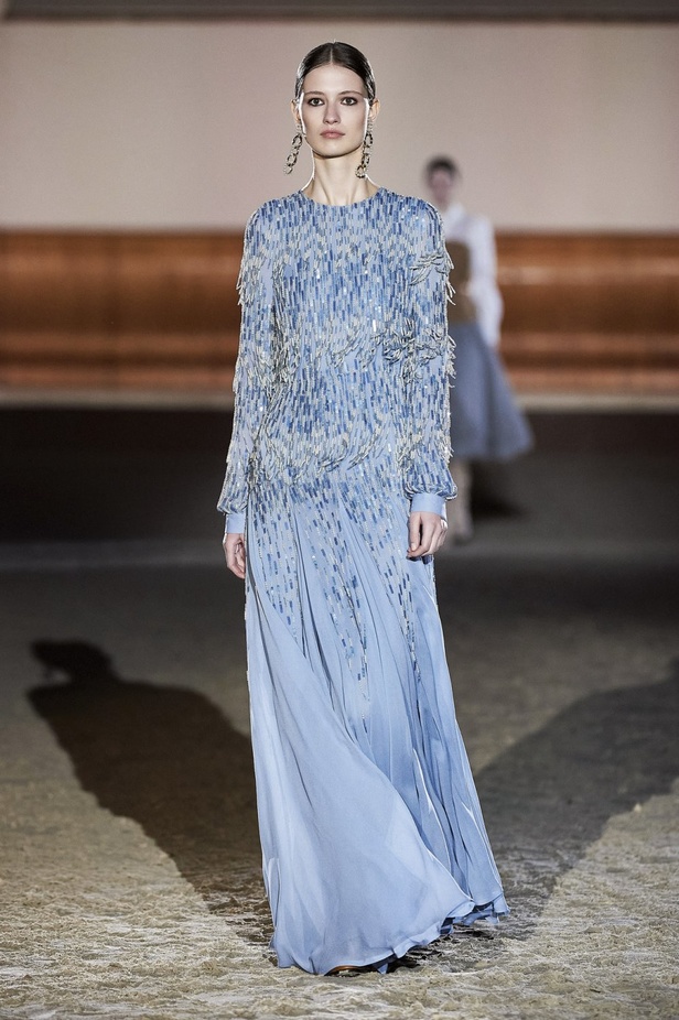 عرض ازياء مجموعة Elisabetta Franchi لخريف وشتاء 2021 من اسبوع الموضة في ميلانو