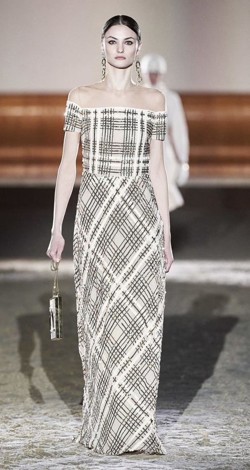 عرض ازياء مجموعة Elisabetta Franchi لخريف وشتاء 2021 من اسبوع الموضة في ميلانو