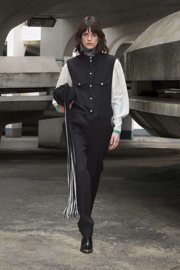 عرض أزياء دار Isabel Marant لخريف وشتاء 2021-2022