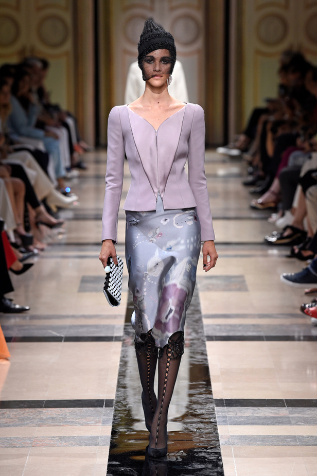 مجموعة Giorgio Armani Prive للأزياء الراقية لشتاء 2018 !