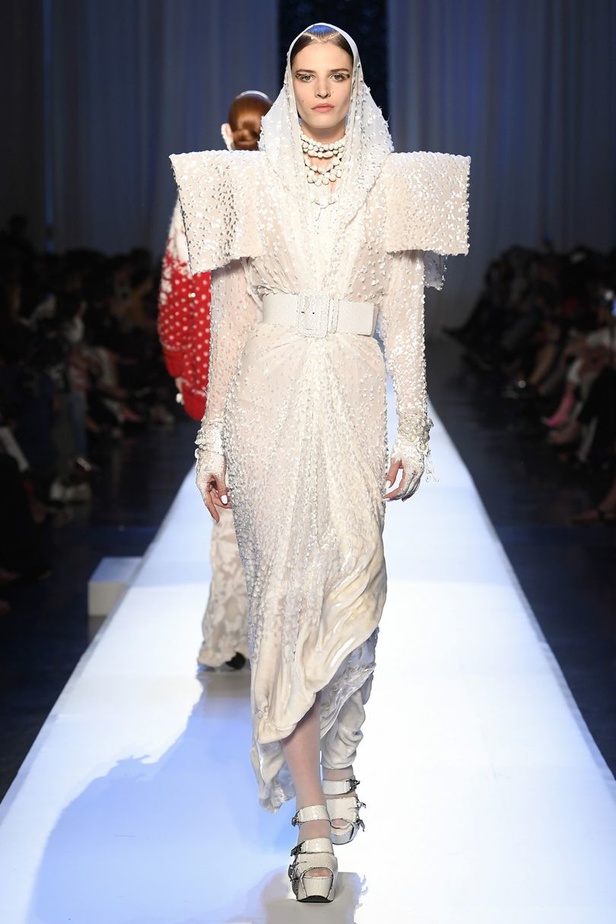 مجموعة "جان بول غوتييه" للهوت كوتور لخريف 2017