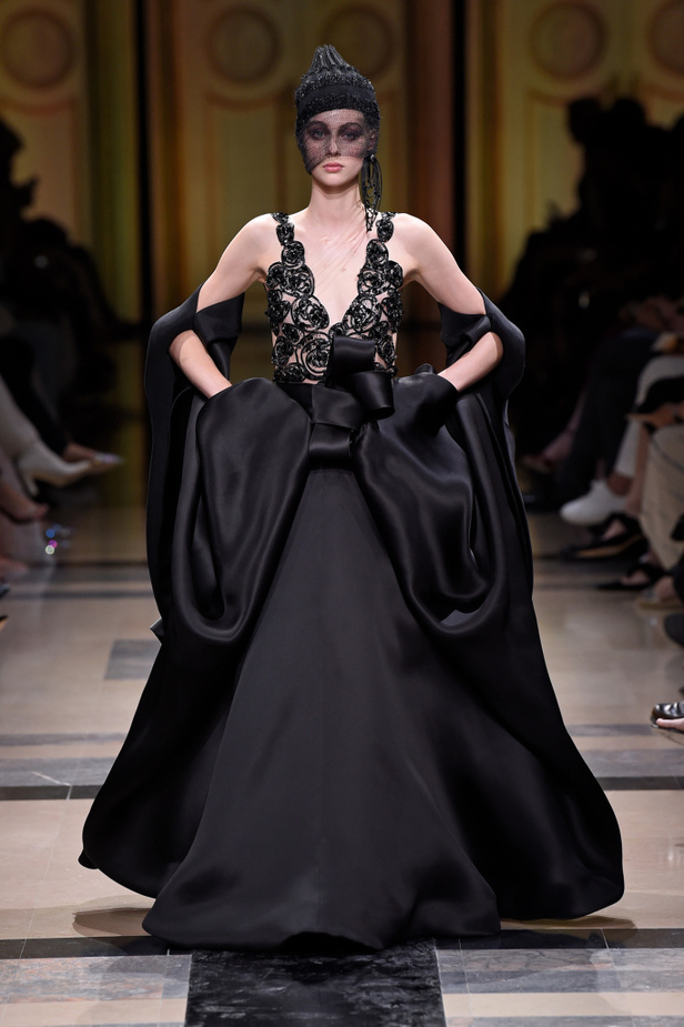 مجموعة Giorgio Armani Prive للأزياء الراقية لشتاء 2018 !