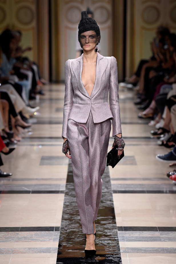 مجموعة Giorgio Armani Prive للأزياء الراقية لشتاء 2018 !