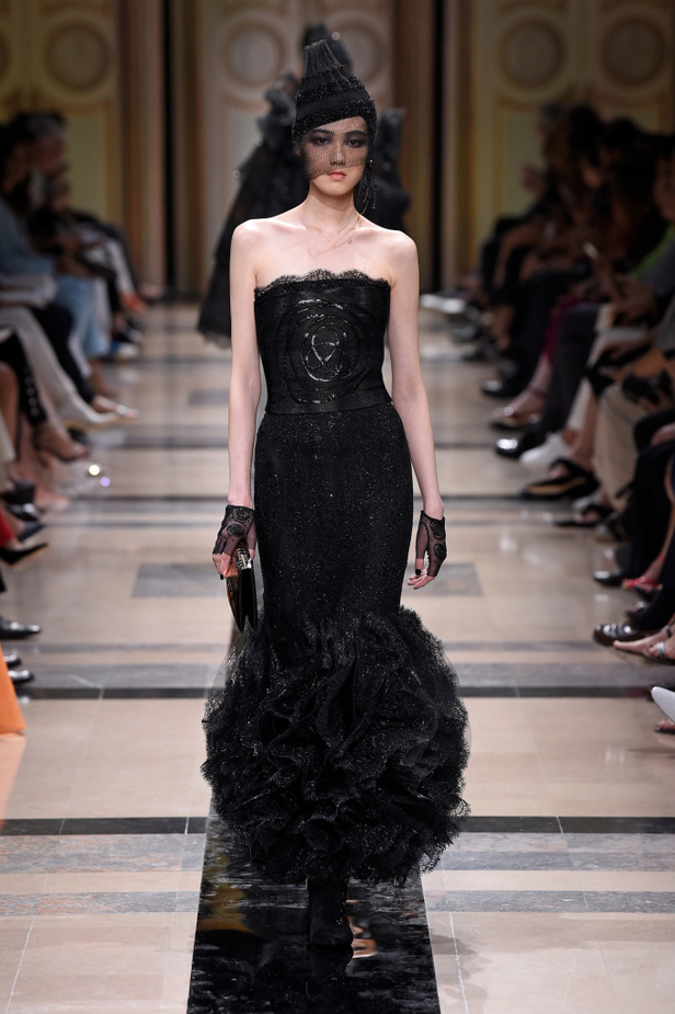 مجموعة Giorgio Armani Prive للأزياء الراقية لشتاء 2018 !