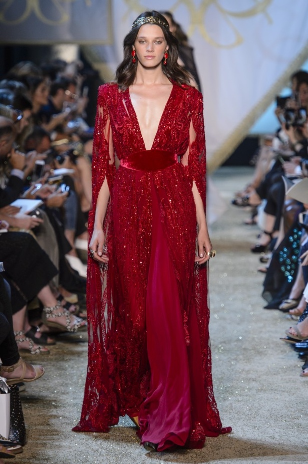 مجموعة ايلي صعب الملكية ضمن أسبوع الموضة في باريس 