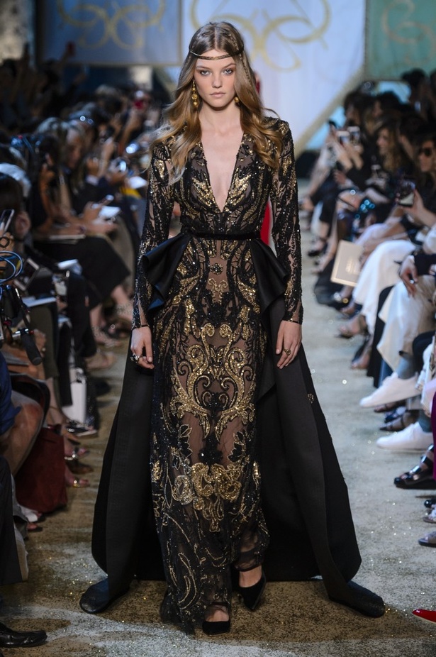 مجموعة ايلي صعب الملكية ضمن أسبوع الموضة في باريس 