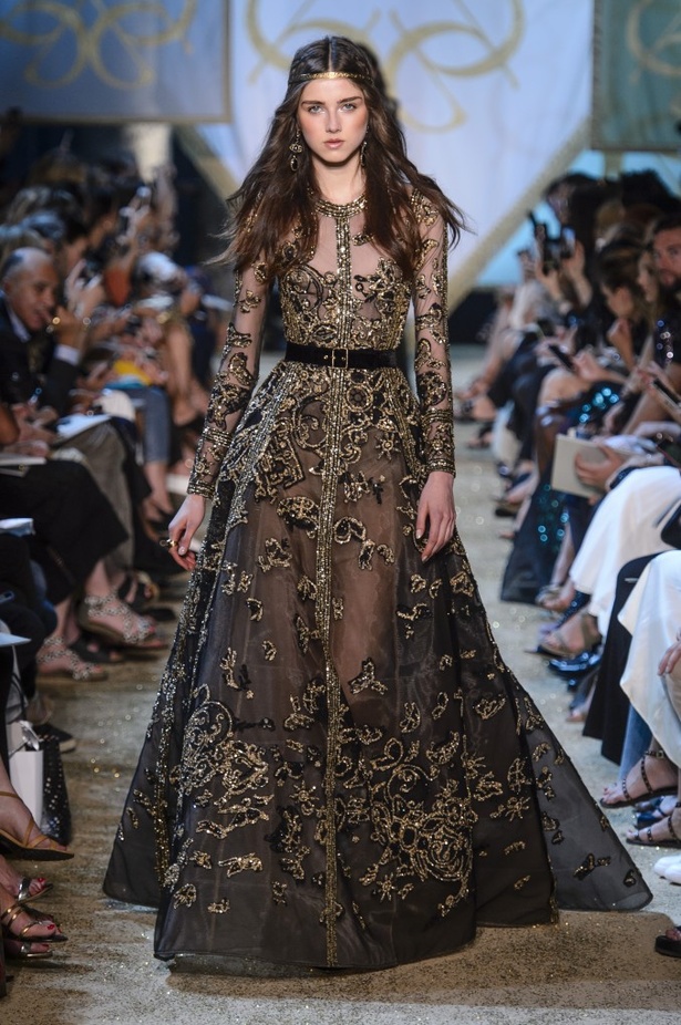 مجموعة ايلي صعب الملكية ضمن أسبوع الموضة في باريس 