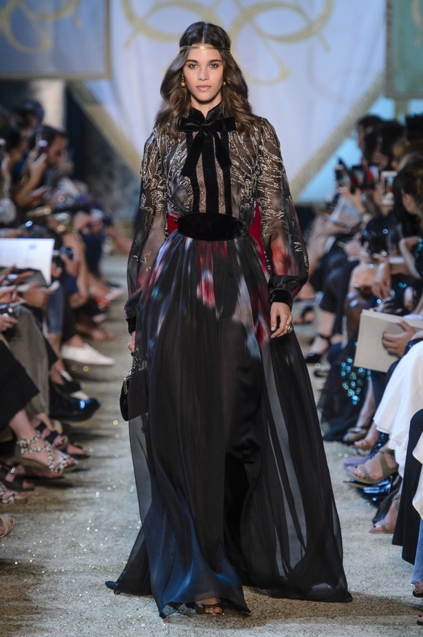 مجموعة ايلي صعب الملكية ضمن أسبوع الموضة في باريس 