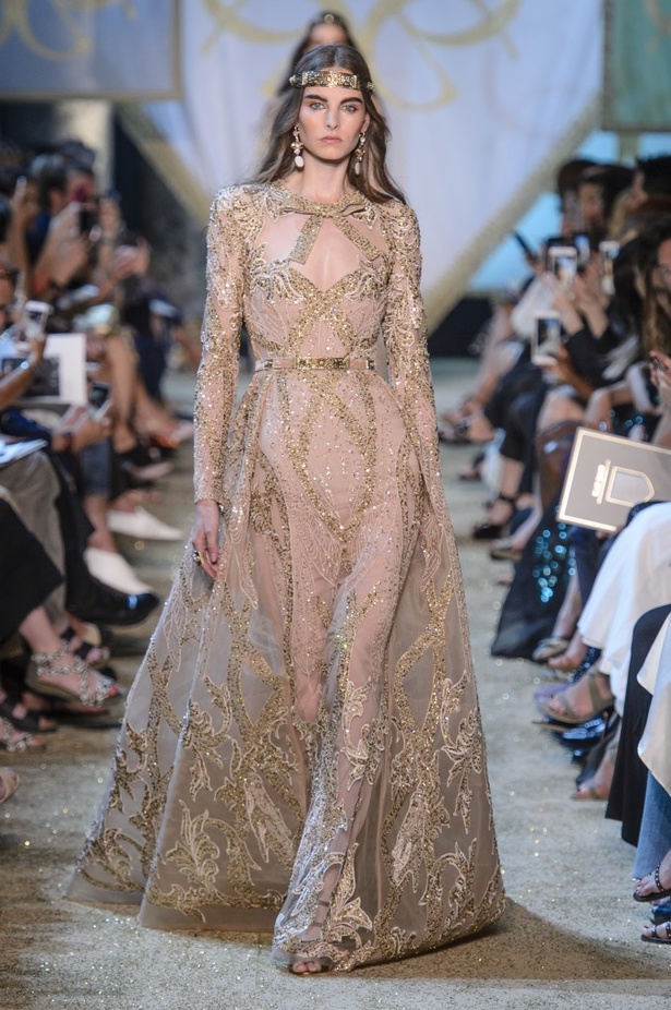 مجموعة ايلي صعب الملكية ضمن أسبوع الموضة في باريس 