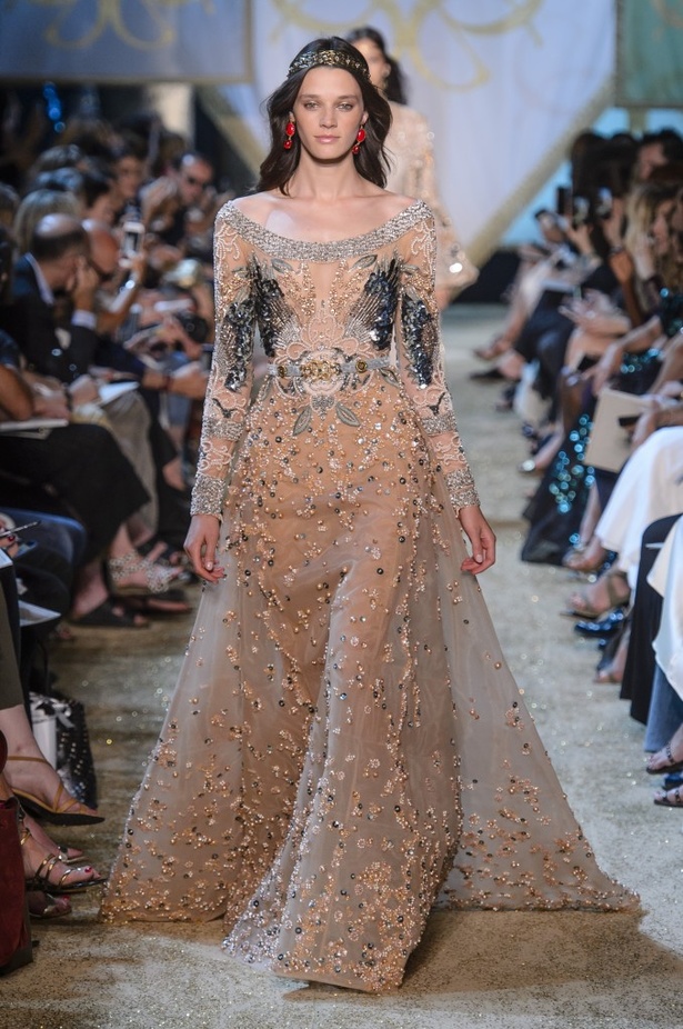 مجموعة ايلي صعب الملكية ضمن أسبوع الموضة في باريس 