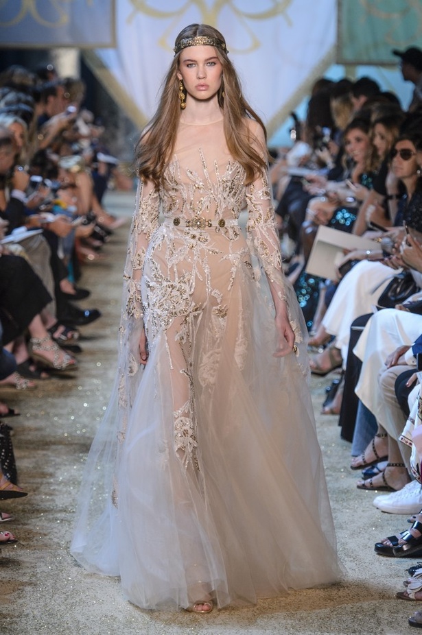 مجموعة ايلي صعب الملكية ضمن أسبوع الموضة في باريس 