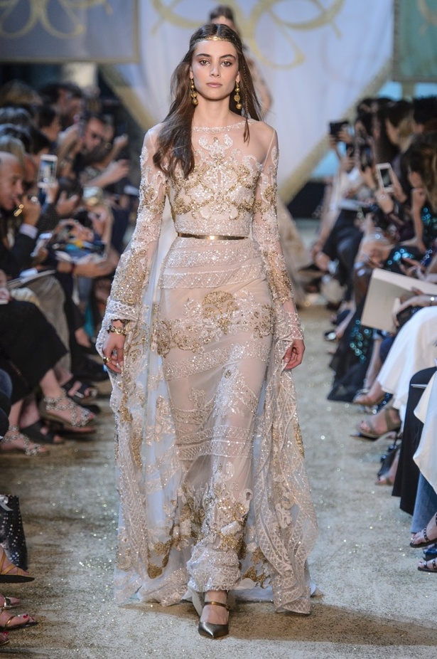 مجموعة ايلي صعب الملكية ضمن أسبوع الموضة في باريس 