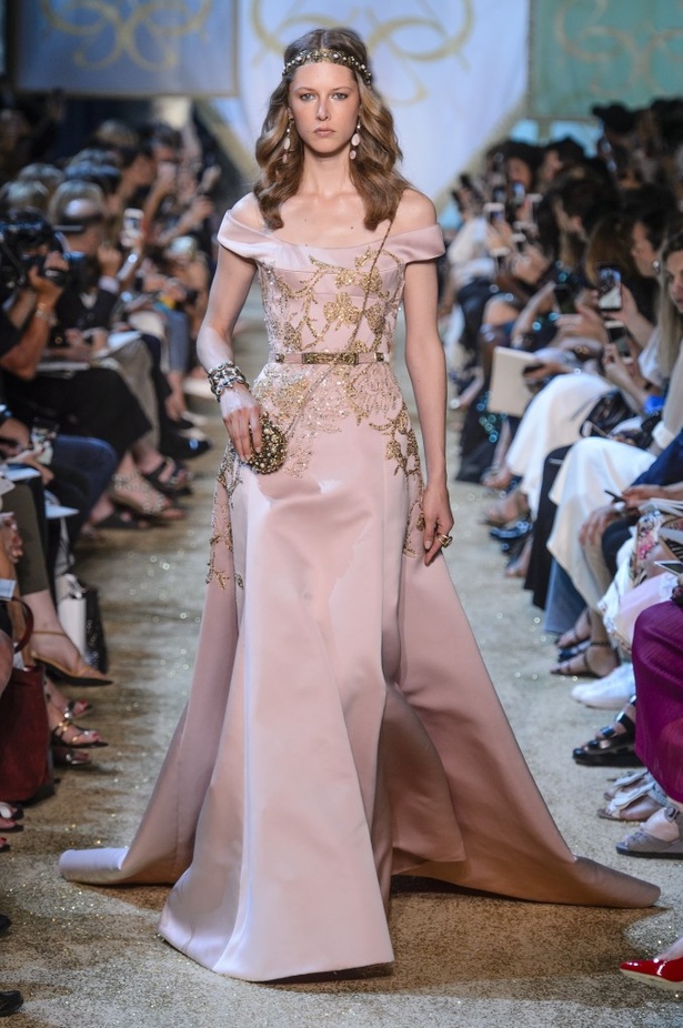 مجموعة ايلي صعب الملكية ضمن أسبوع الموضة في باريس 