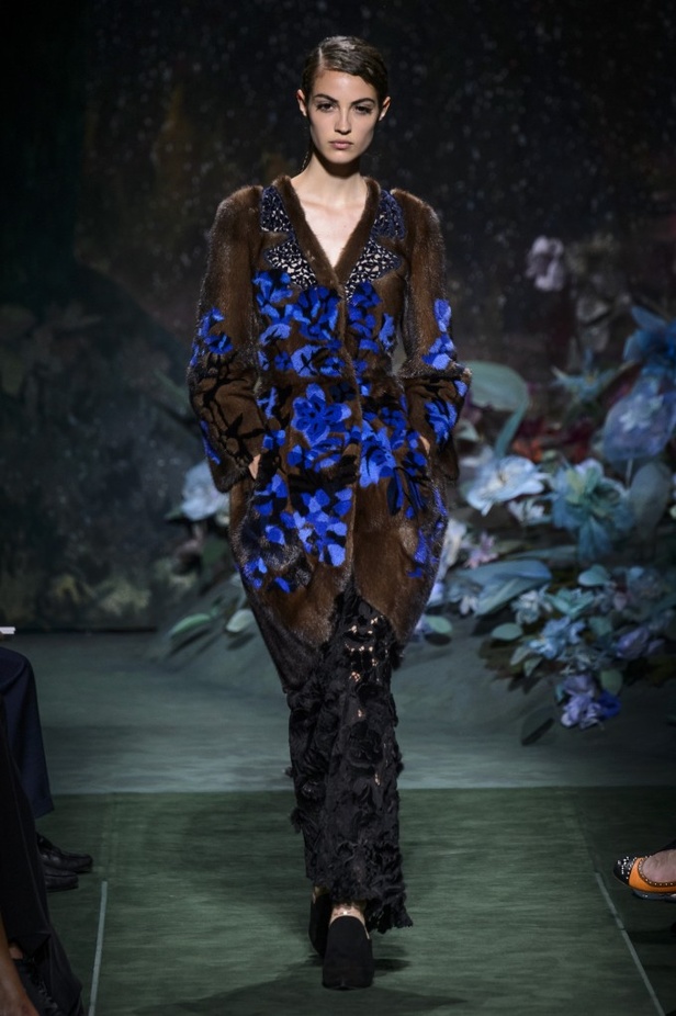 مجموعة Fendi من الألبسة الفاخرة لخريف وشتاء 2017