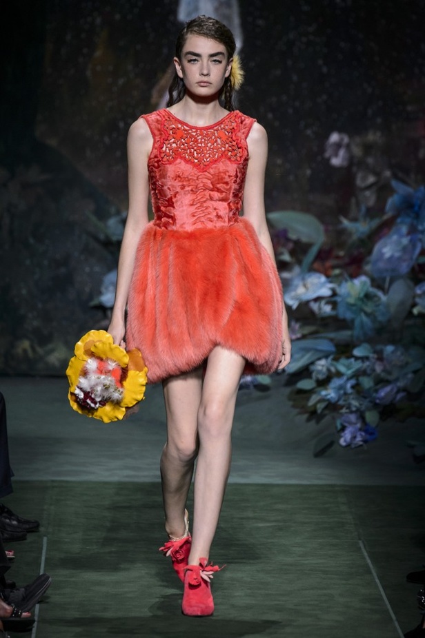 مجموعة Fendi من الألبسة الفاخرة لخريف وشتاء 2017