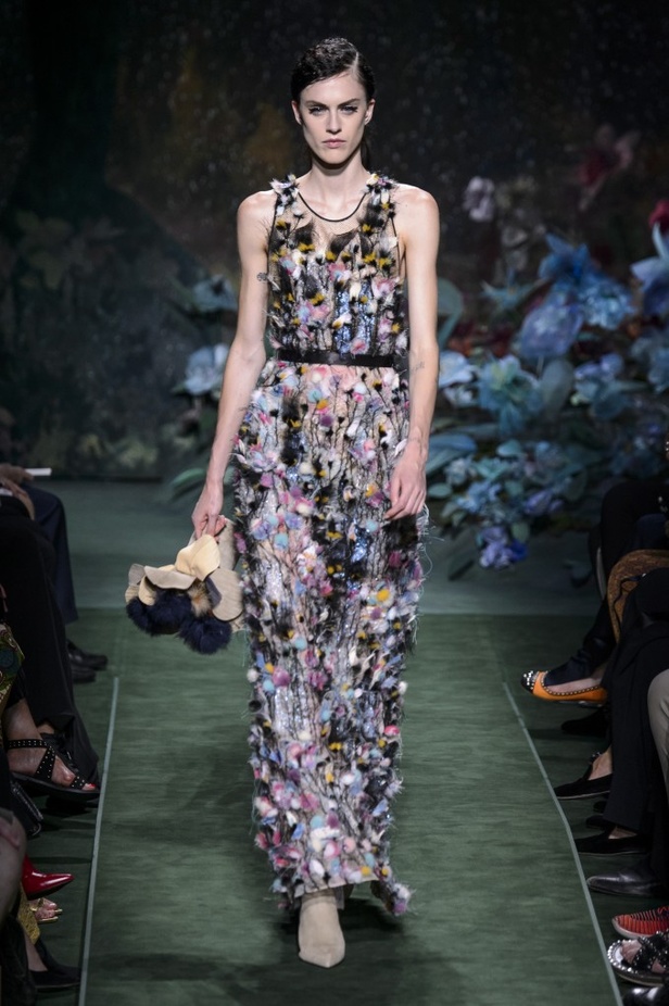 مجموعة Fendi من الألبسة الفاخرة لخريف وشتاء 2017