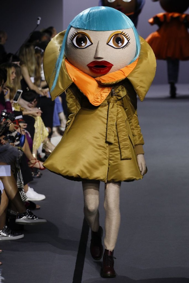 مجموعة Viktor & Rolf للأزياء الراقية لخريف 2018 !