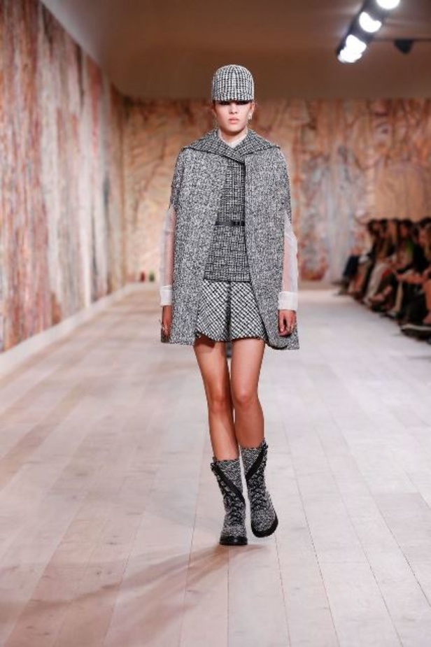 عرض أزياء ديور Dior للتصاميم الراقية لموسم خريف وشتاء 2021-2022