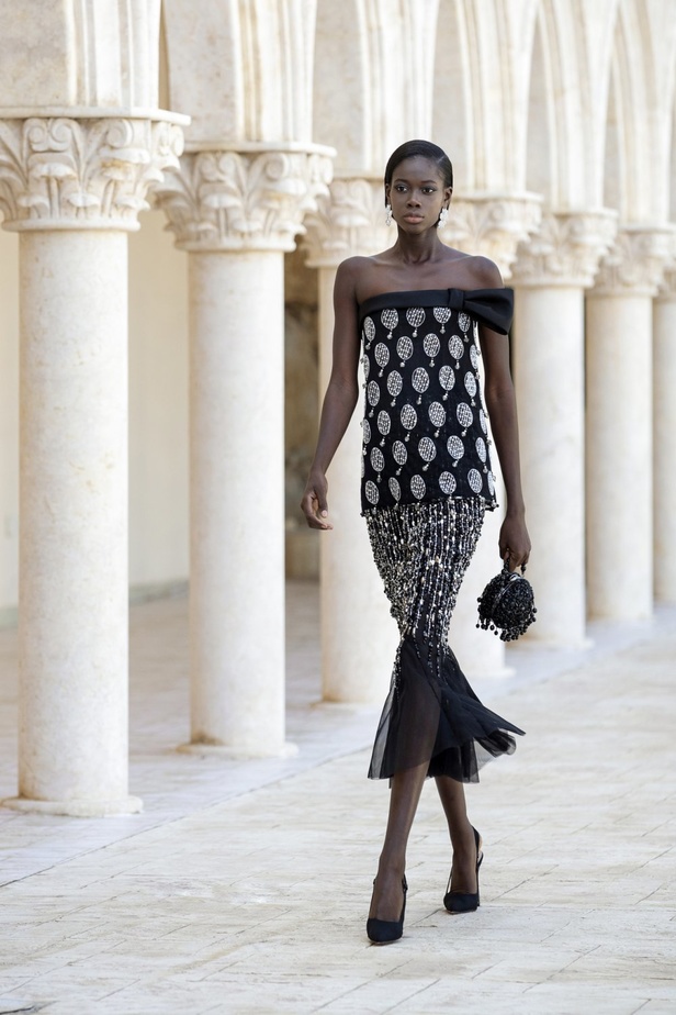 عرض أزياء مجموعة جورج حبيقة للهوت كوتور لخريف 2021 في باريس