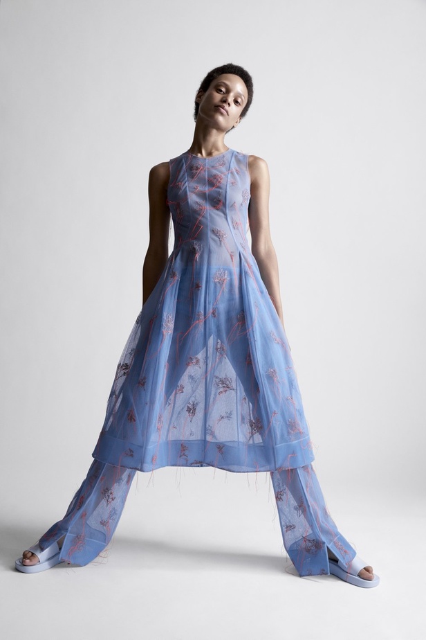 أحدث عروض أزياء مجموعة ميزون ربيع كيروز في أسبوع باريس للهوت كوتور